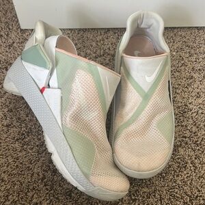 Nike FlyEase Sneakers in White and Green Size 9.5 Adaptive